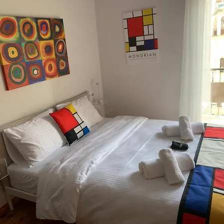 Hippodrome View - Red Apartment