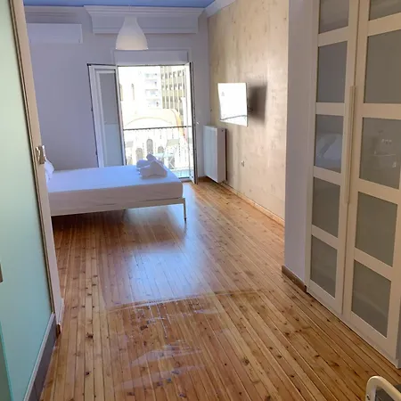 Hippodrome View - Red