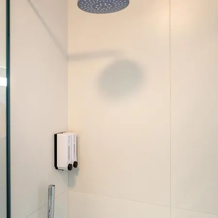 Hippodrome View - Red *