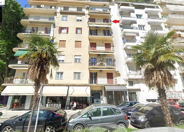 Hippodrome View - Red