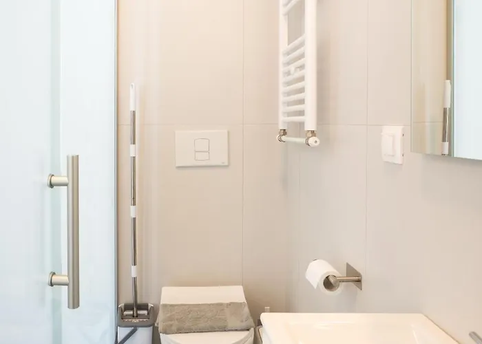 Hippodrome View - Red * 塞萨洛尼基